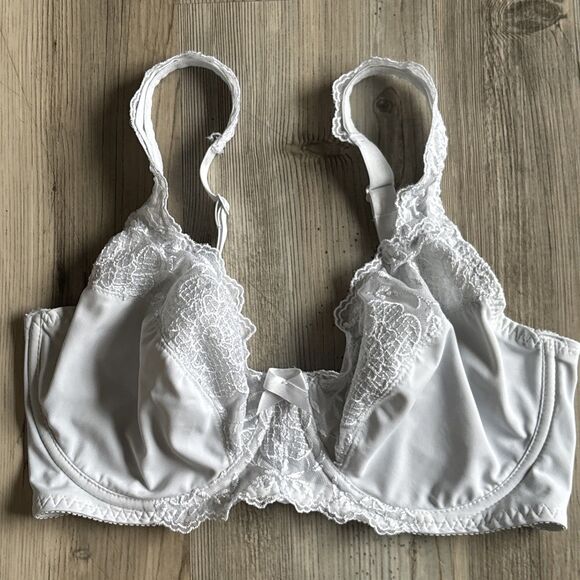 CURVE MUSE LACY WHITE BRA, UNDERWIRE CLOTH LINING SIZE - 36D - Picture 4 of 9